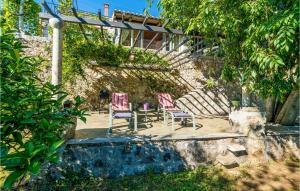 Vonkajšia záhrada v ubytovaní Gorgeous Home In Dubrovnik With Kitchen