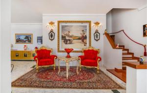 A seating area at Beautiful Home In Castiglion Fiorentino