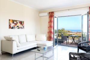 Posedenie v ubytovaní Kronos Villas