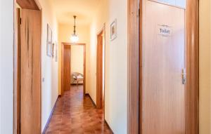 Fotografia z galérie ubytovania 3 Bedroom Beautiful Home In Marliana v destinácii Marliana