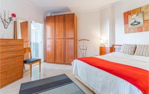 Posteľ alebo postele v izbe v ubytovaní Gorgeous Apartment In Estepona