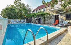 Bazén v ubytování Holiday Home Kucice 34 nebo v jeho okolí + 37 fotografií