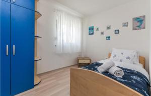 Posteľ alebo postele v izbe v ubytovaní Cozy Home In Rastane Donje With Wifi + 12 fotografií