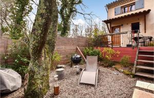 Κήπος έξω από το Stunning Home In Aubignan