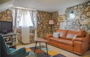 TV a/nebo společenská místnost v ubytování Cozy Home In Moscenicka Draga