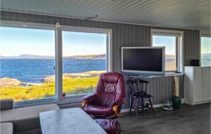 Φωτογραφία από το άλμπουμ του 2 Bedroom Stunning Home In Rennesøy σε Hanasand