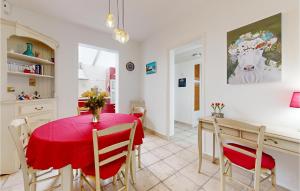 Zdjęcie z galerii obiektu 2 Bedroom Gorgeous Home In Royan w mieście Royan