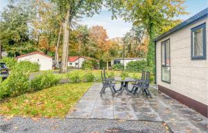 Aed väljaspool majutusasutust Amazing StaCaravan In Harderwijk