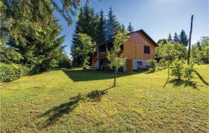 Vonkajšia záhrada v ubytovaní Two-Bedroom Holiday Home In Trosmarija