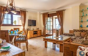 Televízia a/alebo spoločenská miestnosť v ubytovaní Nice Apartment In Ayamonte With Wifi