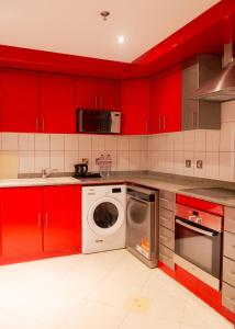 Una cocina o zona de cocina en Al Liwan Residence