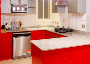 Una cocina o zona de cocina en Al Liwan Residence