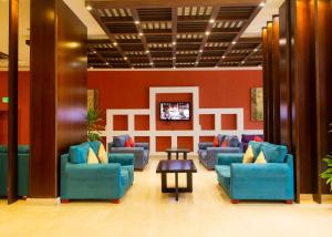 A seating area at Al Liwan Residence