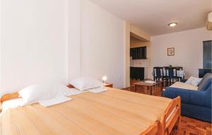 Postel nebo postele na pokoji v ubytování One-Bedroom Apartment In Posedarje