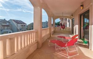 Balkón alebo terasa v ubytovaní Two-Bedroom Apartment In Bol
