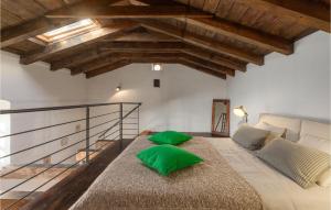 Posteľ alebo postele v izbe v ubytovaní Stunning Home In Valtura With Sauna
