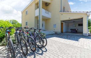 Jazda na bicykli v okolí ubytovania Cozy Home In Dugopolje With Jacuzzi + 37 fotografií