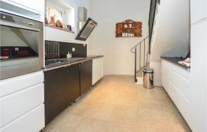 Η κουζίνα ή μικρή κουζίνα στο Amazing Home In Saint-Ambroix