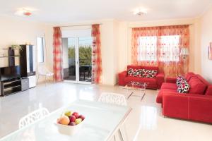 Posedenie v ubytovaní Kronos Villas
