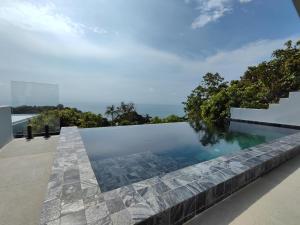 Haad TianVilla Vista, piscine privée à débordement vue mer !的海景无边泳池