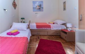 Posteľ alebo postele v izbe v ubytovaní Lovely Home In Crikvenica With Wifi