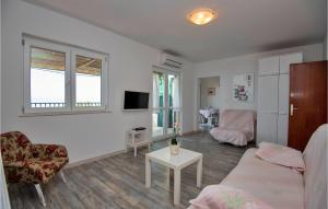 TV a/nebo společenská místnost v ubytování Holiday Home Podgora 14