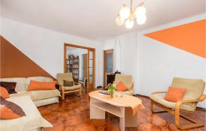 Posezení v ubytování Nice Apartment In Mali Losinj With Wifi