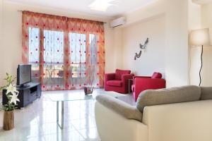Posedenie v ubytovaní Kronos Villas