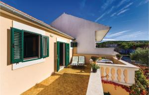 Balkon lub taras w obiekcie Holiday Home Bibinjskih Mlikaric Bb Iv