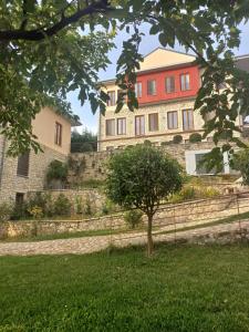 Vonkajšia záhrada v ubytovaní Arktos Hotel