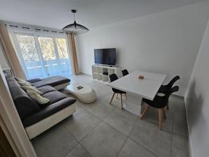 Μια τηλεόραση ή/και κέντρο ψυχαγωγίας στο Argenteuil 8 min Paris Centre