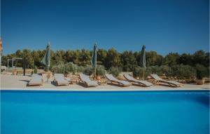 Swimmingpoolen hos eller tæt på Villa Ema Nika