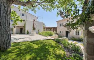 Το κτήριο όπου στεγάζεται  η παραθεριστική κατοικία +52 φωτογραφίες