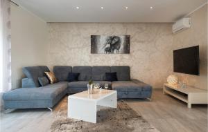 Χώρος καθιστικού στο Nice Home In Medulin With Jacuzzi