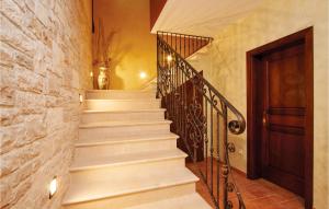 Fotografia z galérie ubytovania Nice Home In Golubovo With Kitchen v destinácii Krnjaloža