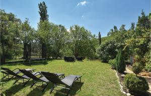 Zahrada ubytování Two-Bedroom Holiday Home In Blato Na Cetini