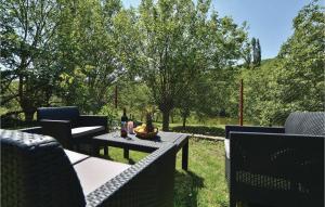 Zahrada ubytování Two-Bedroom Holiday Home In Blato Na Cetini