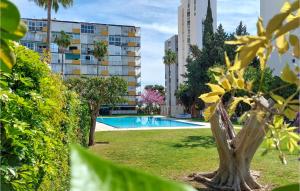 The swimming pool at or close to Pet Friendly Apartment