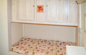 Postel nebo postele na pokoji v ubytování Three-Bedroom Holiday Home In Saby