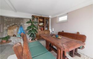 Fotografia z galérie ubytovania Two-Bedroom Holiday Home In Ploce v destinácii Ploče