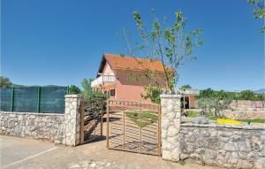 Fotografie z fotogalerie ubytování Beautiful Home In Bilisane With Wifi v destinaci Pečina