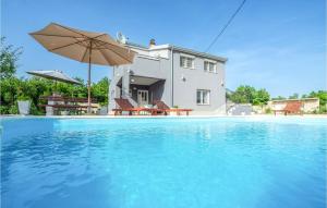 Πισίνα στο ή κοντά στο Amazing Home In Turjaci With Wifi +46 φωτογραφίες