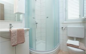 Ein Badezimmer in der Unterkunft Holiday Home Prigradica - 01