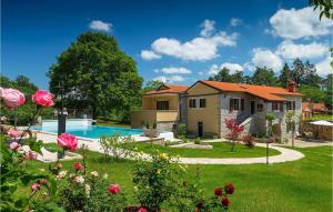 Πισίνα στο ή κοντά στο Villa Sany