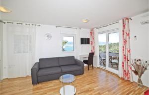 Posedenie v ubytovaní Holiday Home Zedno With Sea View 12