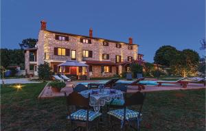 Fotografia z galérie ubytovania 6 Bedroom Lovely Home In Liznjan v destinácii Ližnjan