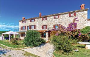 Fotografia z galérie ubytovania 6 Bedroom Lovely Home In Liznjan v destinácii Ližnjan