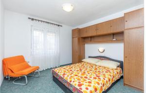 Posteľ alebo postele v izbe v ubytovaní Beautiful Apartment In Novi Vinodolski