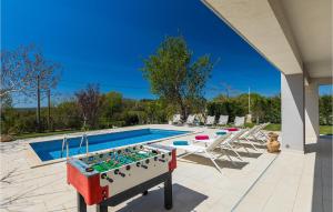 Πισίνα στο ή κοντά στο Villa Chiara