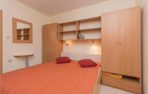 Posteľ alebo postele v izbe v ubytovaní Apartment Donji Karin 10
